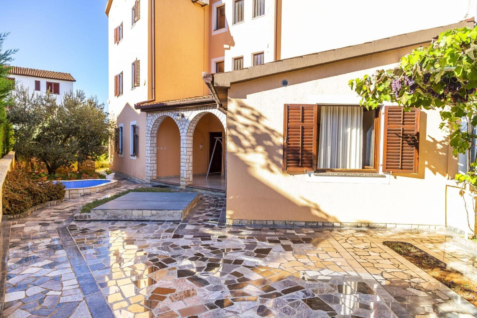 Apartments Mir Фажана Екстер'єр фото
